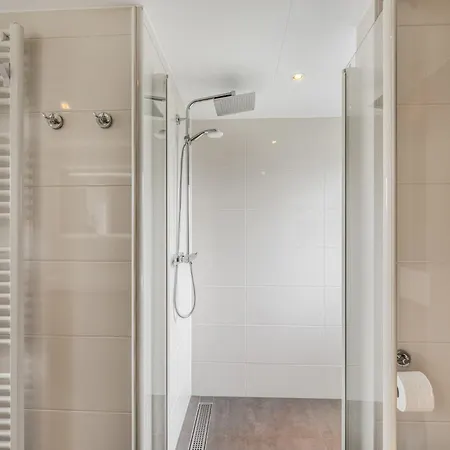 Luxe Vrijstaande Recreatiewoning Met Tuinsauna *